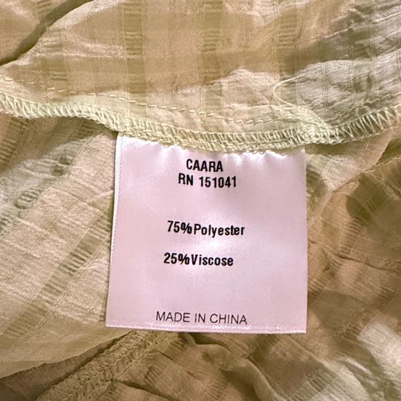 Caara Elegant Green Smocked Dress - Picture 6 of 7